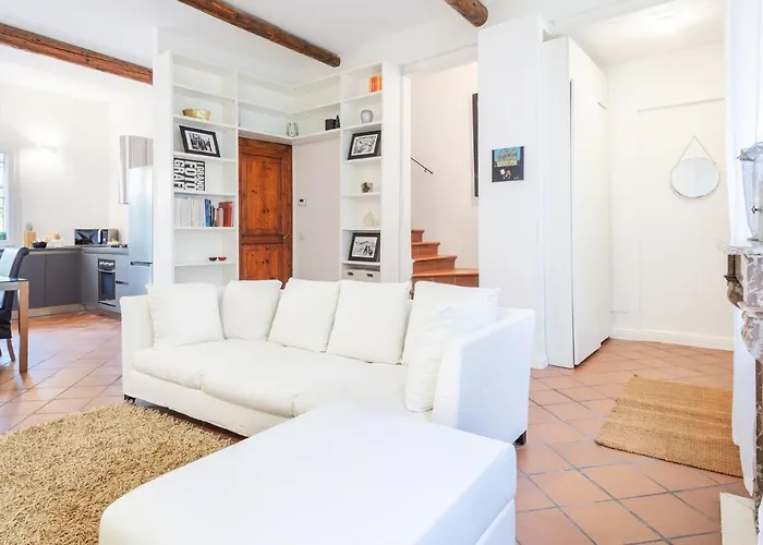 Guesthost - L'angolo Segreto Nel Pieno Centro Di Apartment Ferrara