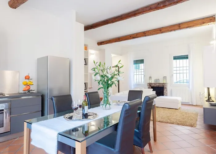 Apartment Guesthost - L'angolo Segreto Nel Pieno Centro Di *