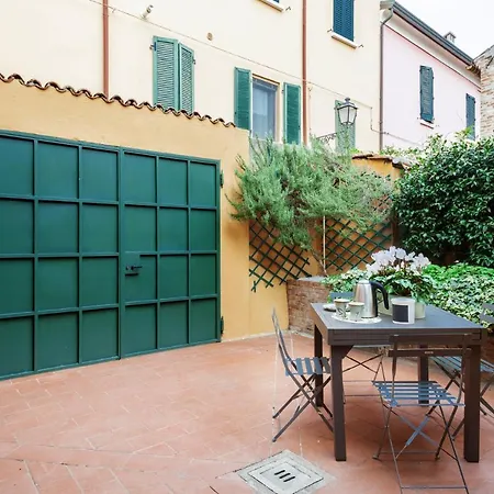 Apartament Guesthost - L'angolo Segreto Nel Pieno Centro Di