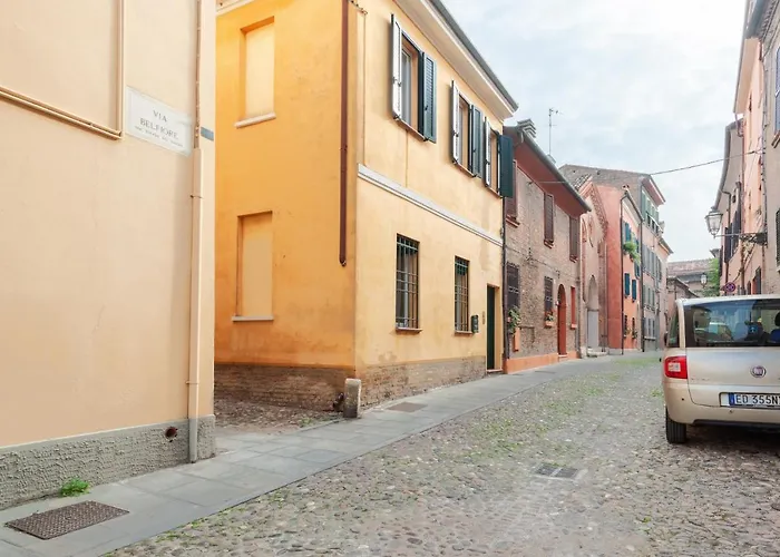 Apartament Guesthost - L'angolo Segreto Nel Pieno Centro Di Ferrara